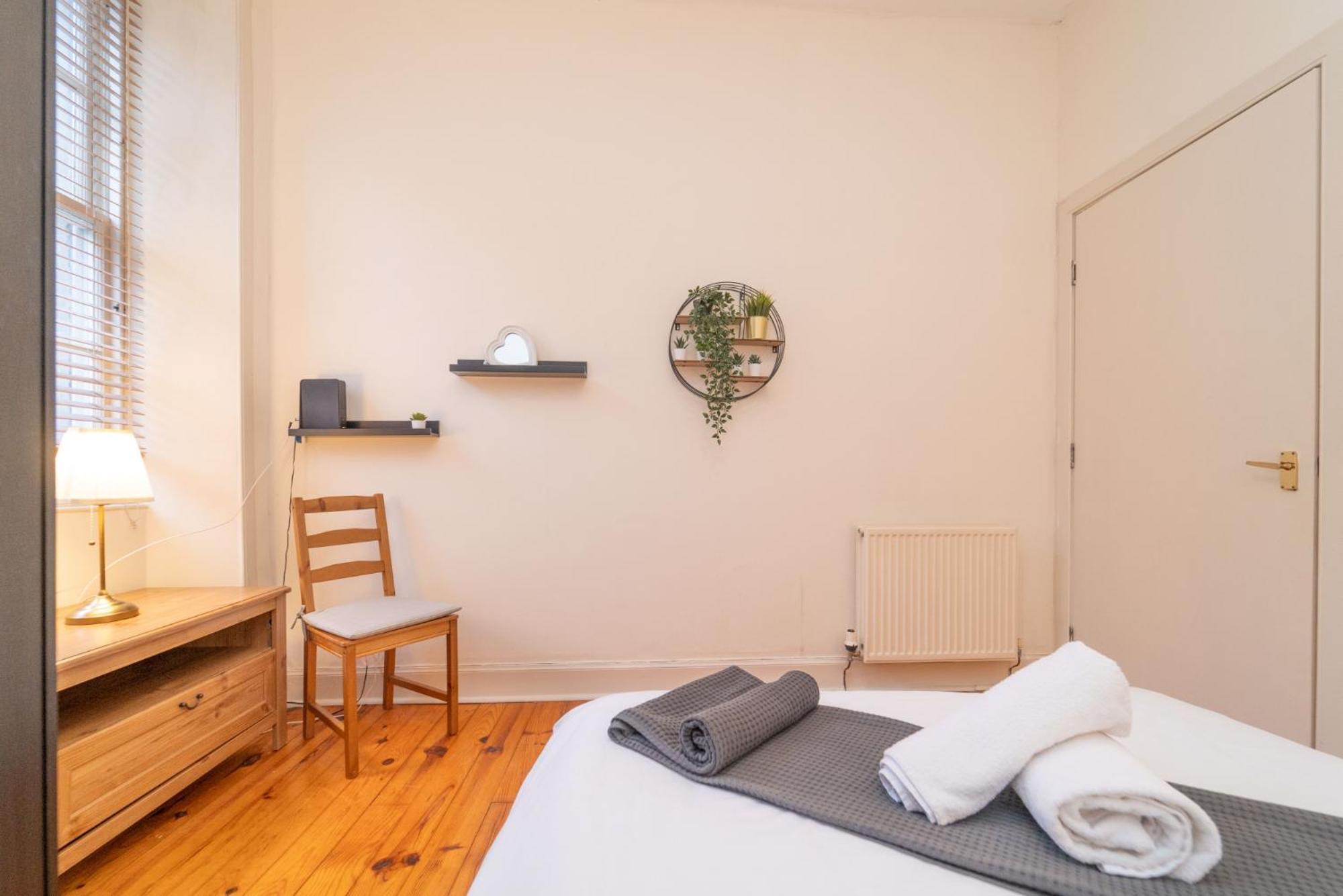 Large City Corner Apartment إدنبرة المظهر الخارجي الصورة